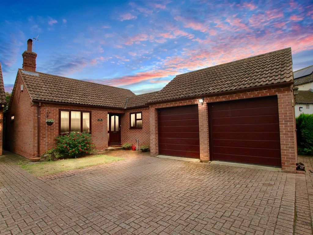 3 bed bungalow for sale in Bridge Street, Marston, Grantham NG32 Zoopla