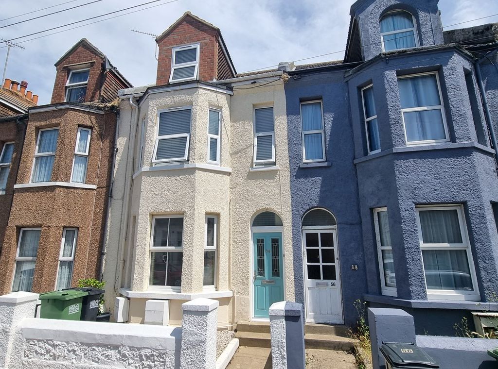 2 bed flat for sale in Cornwall Road, BexhillOnSea TN39, £200,000