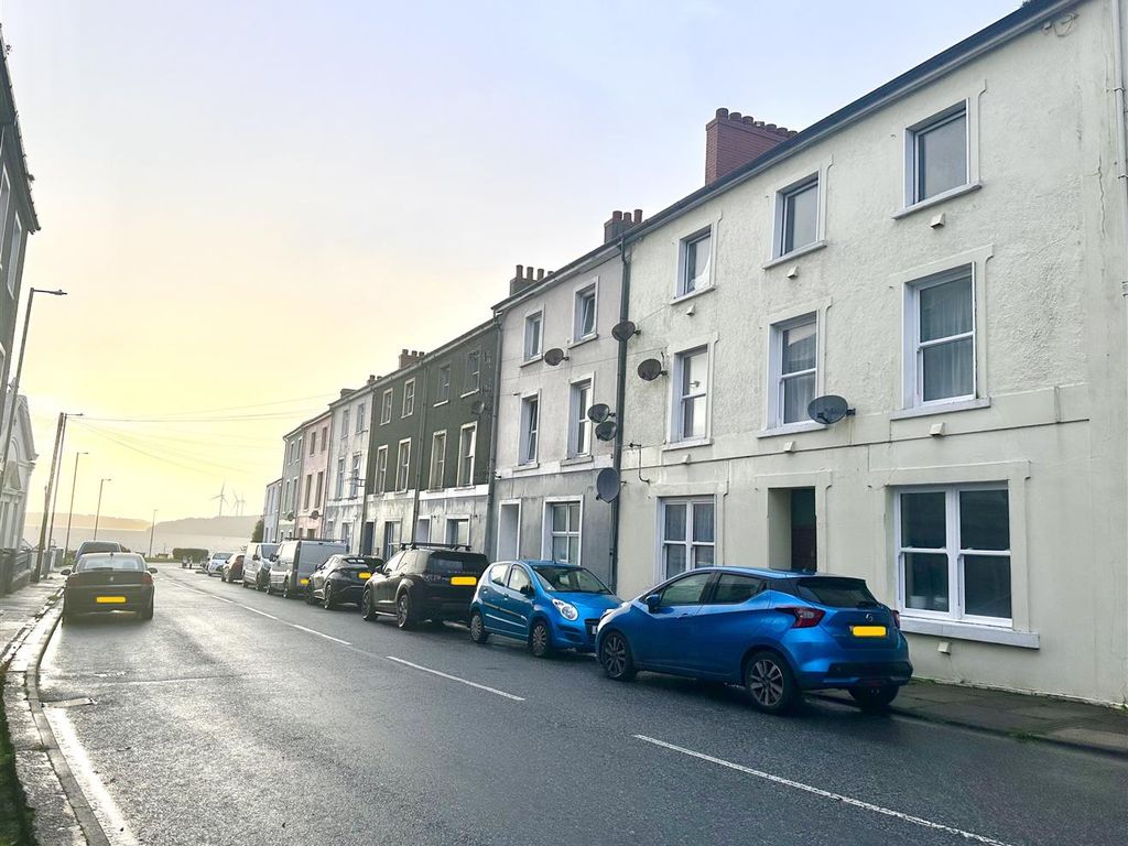 Studio to rent in Picton Road, Neyland, Milford Haven SA73, £395 pcm