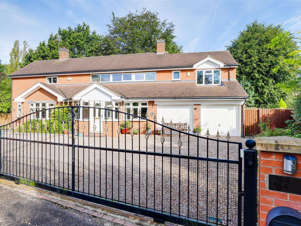 5 bed detached house for sale in Birch Lea, Redhill, Nottinghamshire