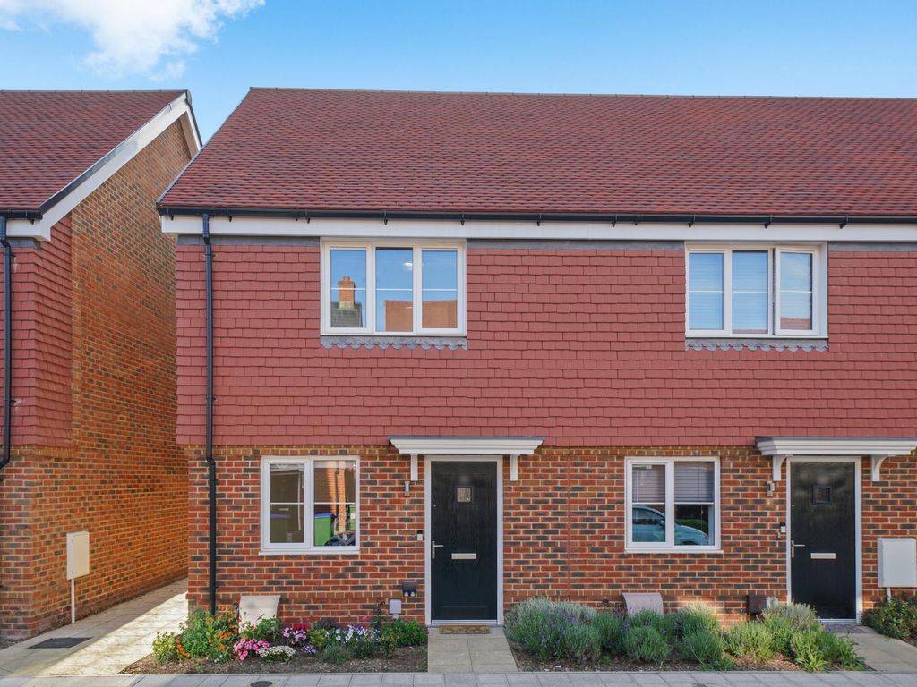 2 bed terraced house to rent in Illett Way, Horsham RH12 Zoopla