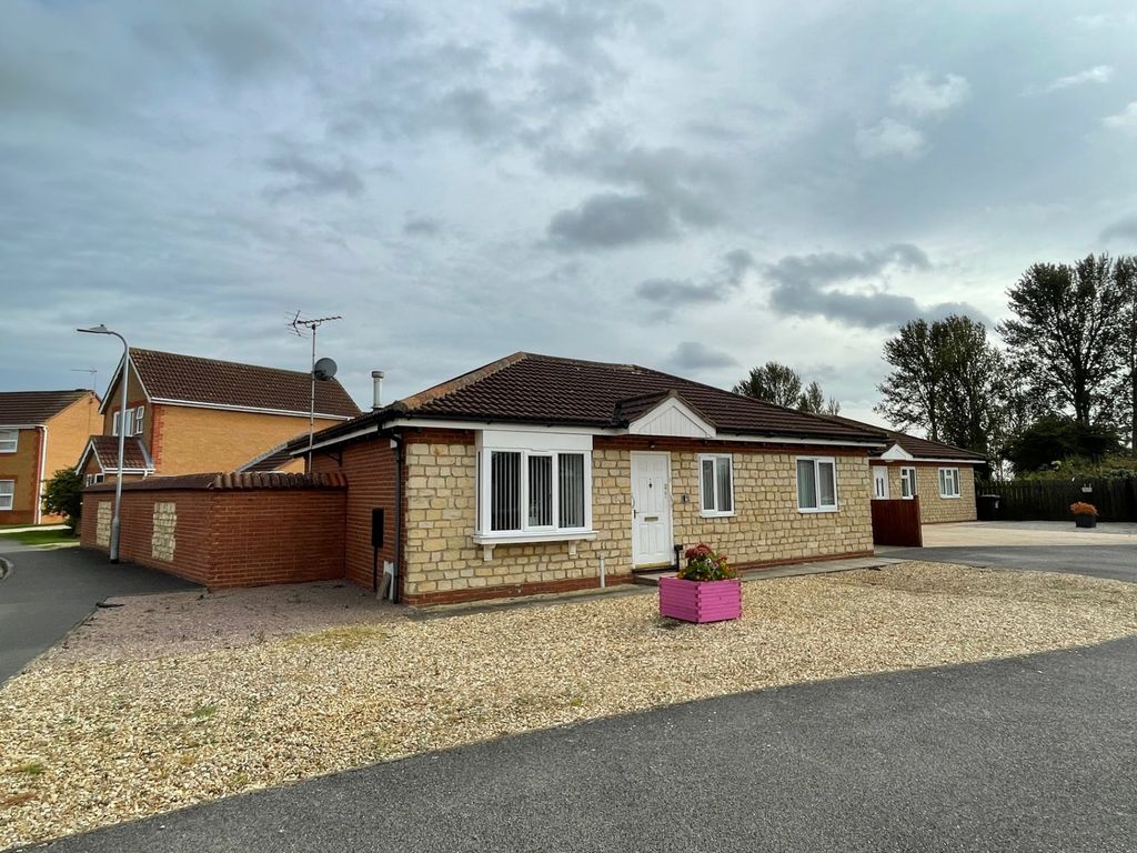 3 bed detached bungalow for sale in Forum Way, Sleaford NG34, £230,000
