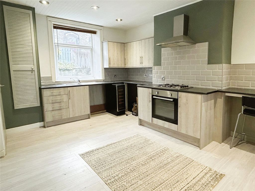 3 bed end terrace house to rent in Longwood Gate, Longwood