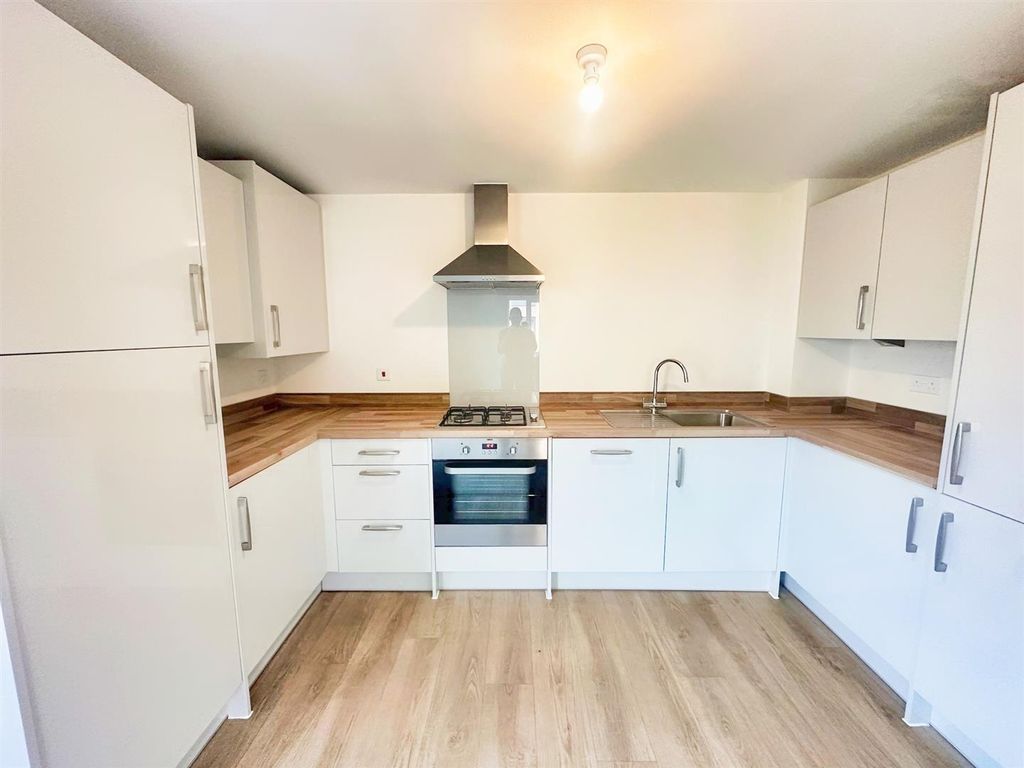 2 bed flat to rent in Swiftsure Drive, Brooklands, Milton Keynes MK10