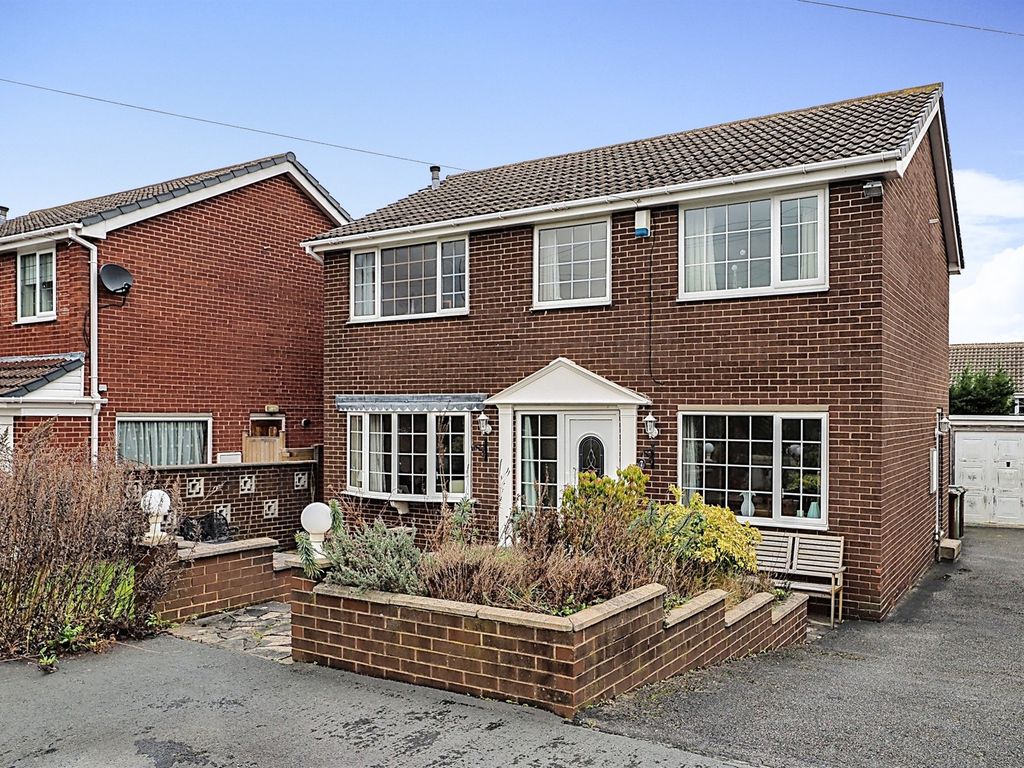 4 bed detached house for sale in Southfields View, Netherton, Wakefield