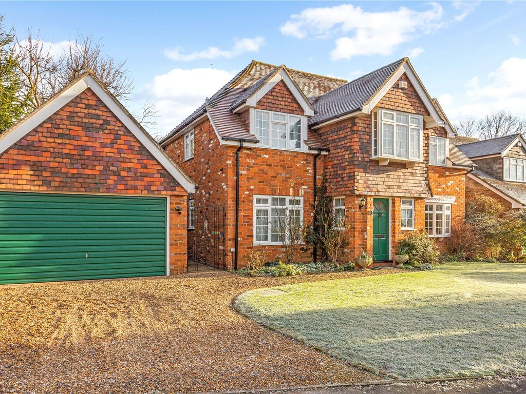 4 bed detached house for sale in Red House Close, Knotty Green