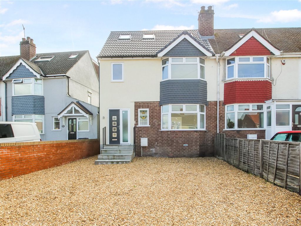 4 bed end terrace house to rent in St Peters Rise, Headley Park