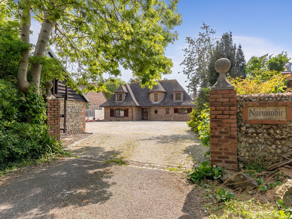 4 bed property for sale in Toddington Lane, Lyminster BN17 Zoopla