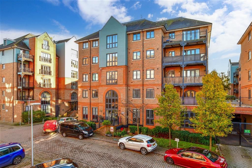 1 bed flat for sale in Cannons Wharf, Tonbridge, Kent TN9, £235,000