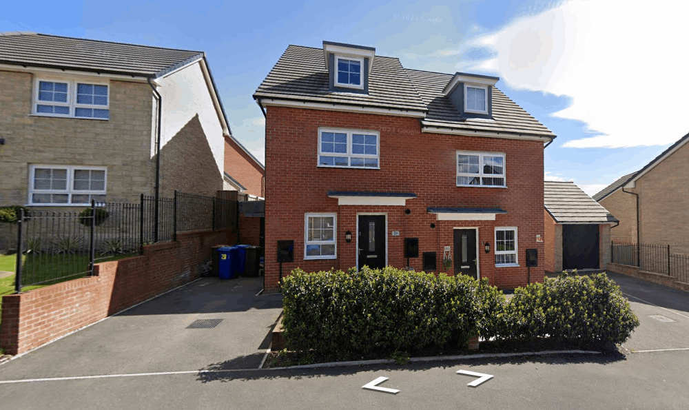 4 bed semidetached house for sale in Sgt Mark Stansfield Way, Hyde