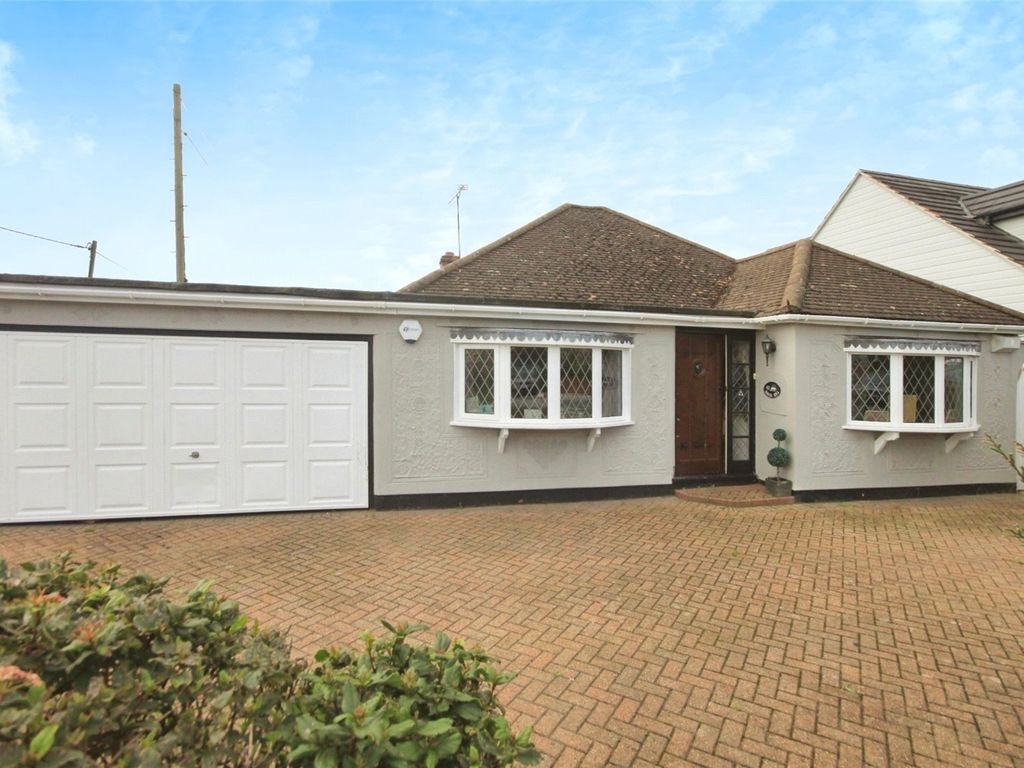 3 bed detached bungalow for sale in Brock Hill, Runwell, Wickford