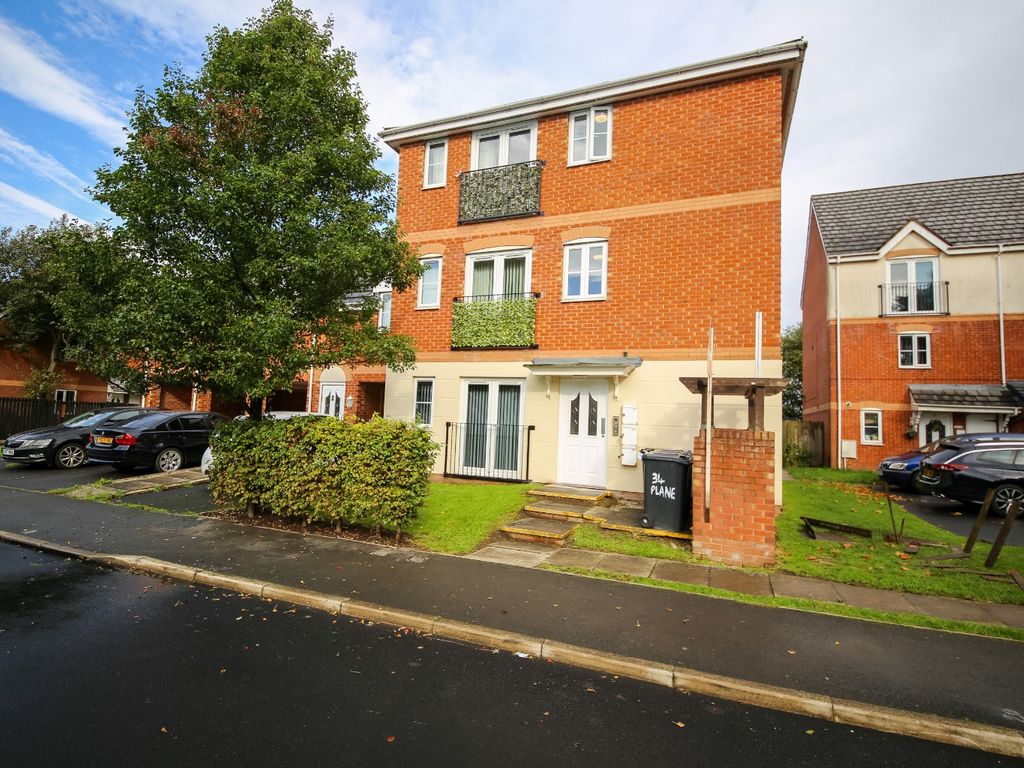 1 bed flat for sale in Plane Avenue, Wigan, Lancashire WN5, £60,000