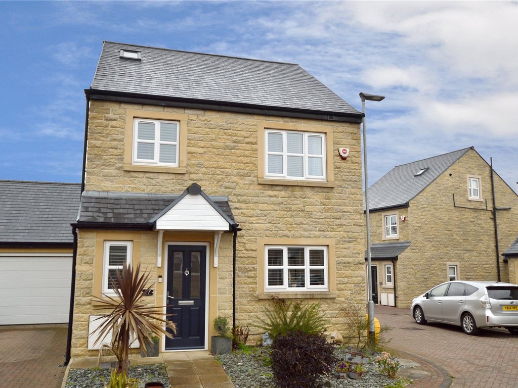 4 bed linkdetached house for sale in Fartown Court, Pudsey LS28 Zoopla