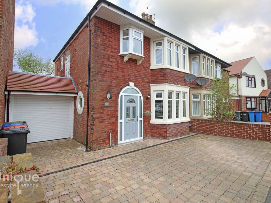 3 bed semidetached house for sale in The Ridgeway, Fleetwood FY7, £