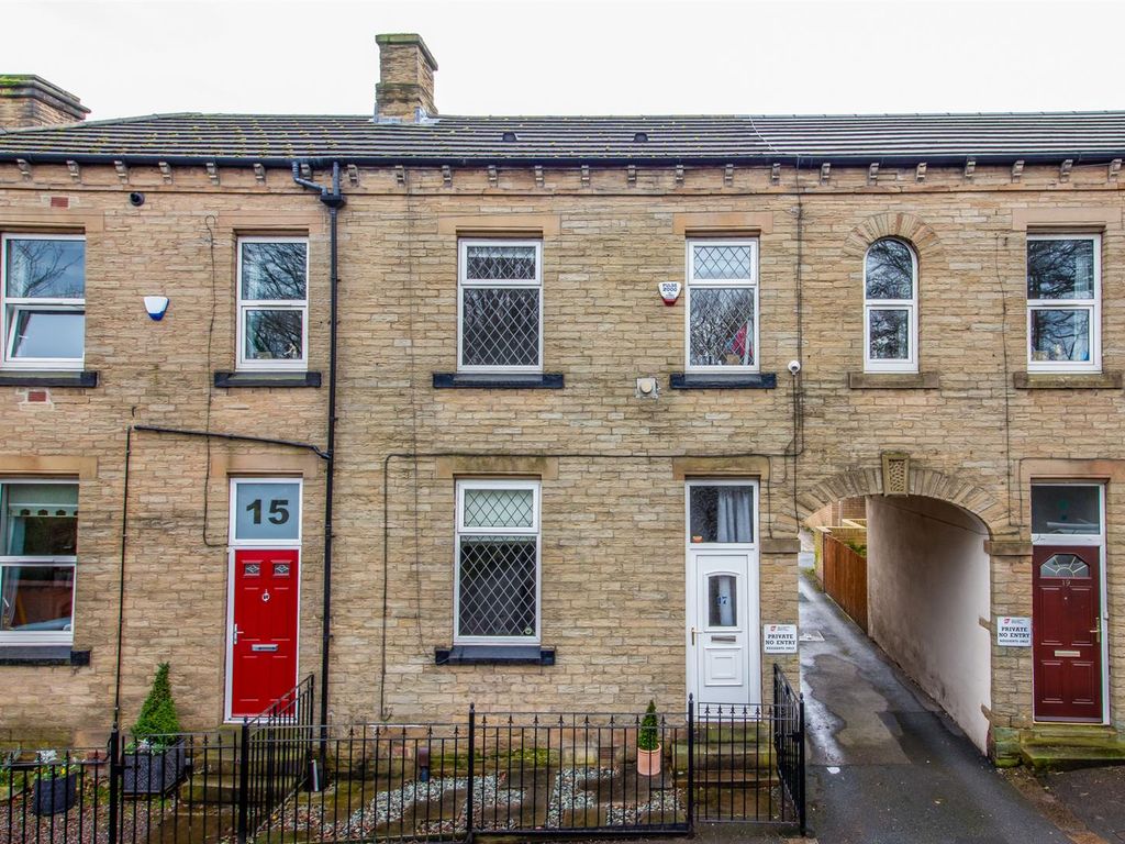 3 bed town house for sale in Headlands Road, Ossett WF5, £185,000 Zoopla