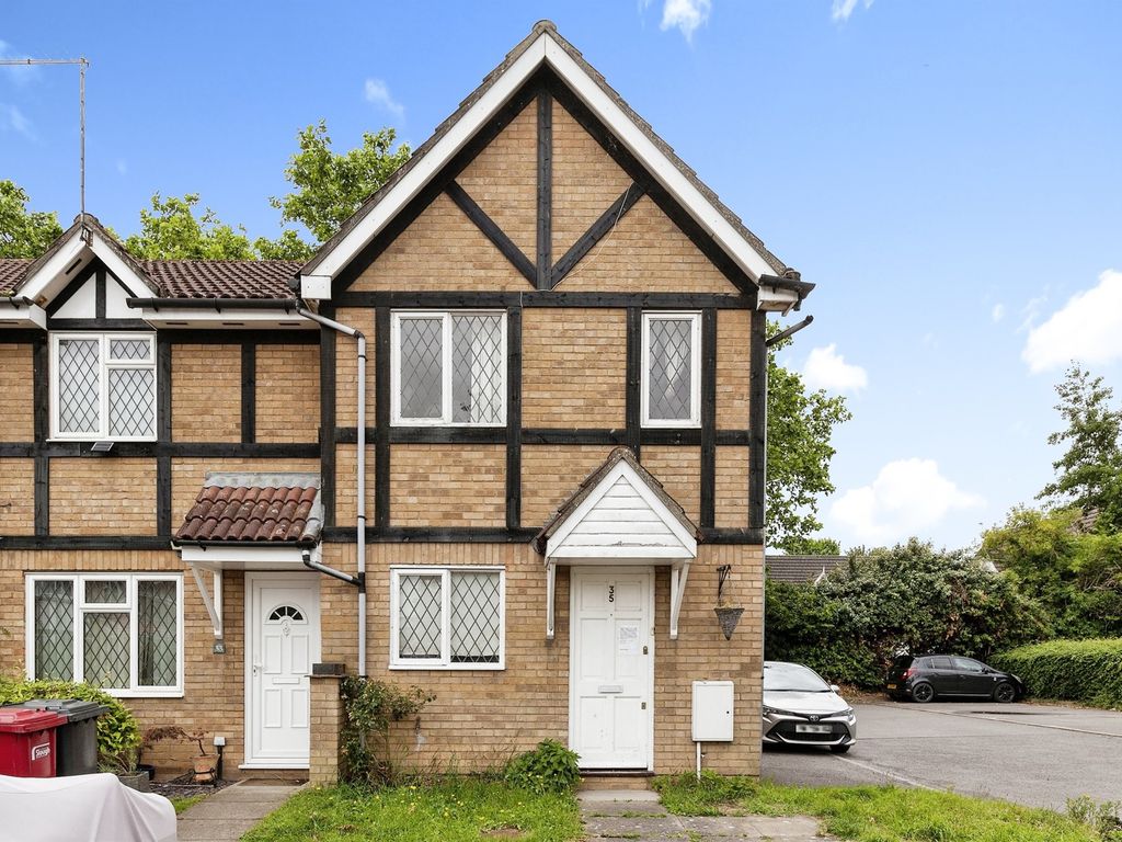 3 bed end terrace house for sale in Maplin Park, Langley, Slough SL3