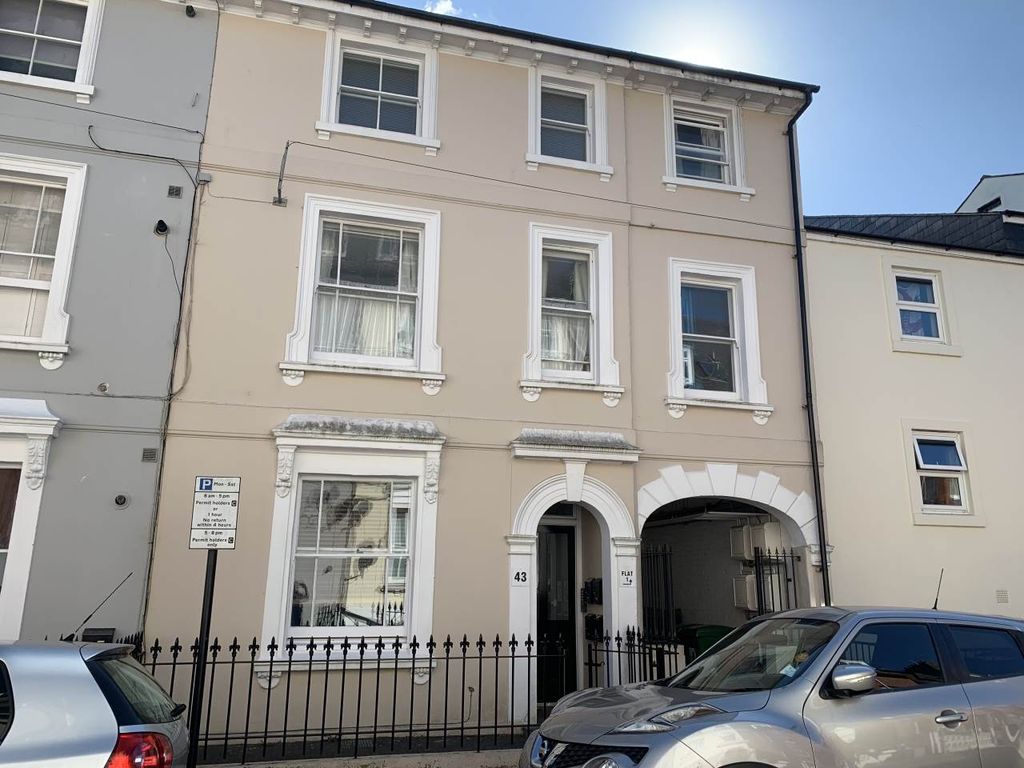 1 bed flat to rent in Dudley Road, Tunbridge Wells, Kent TN1, £750 pcm