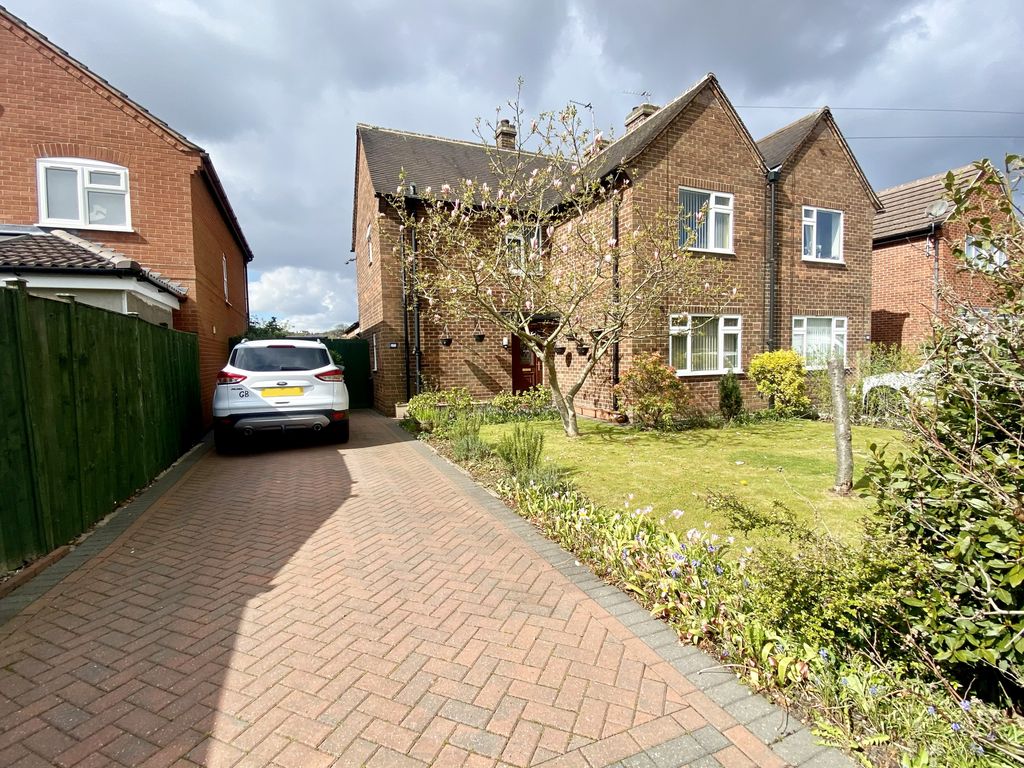 3 bed semidetached house for sale in Cavendish Road, Carlton