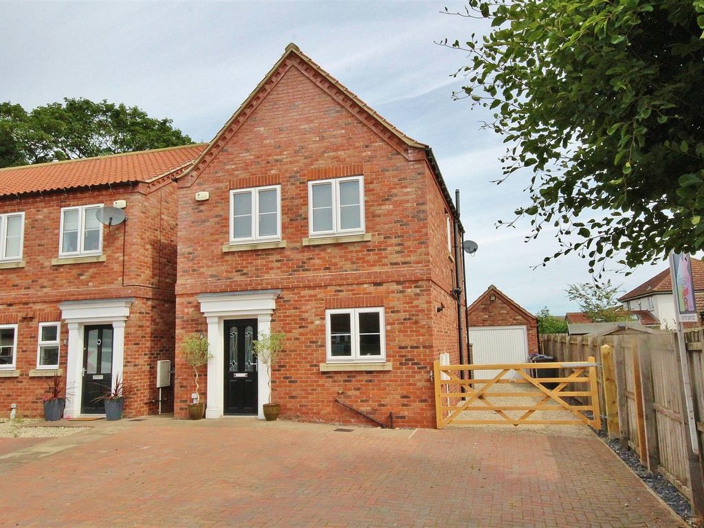 3 bed detached house for sale in Howden Road, Barlby, Selby YO8 Zoopla