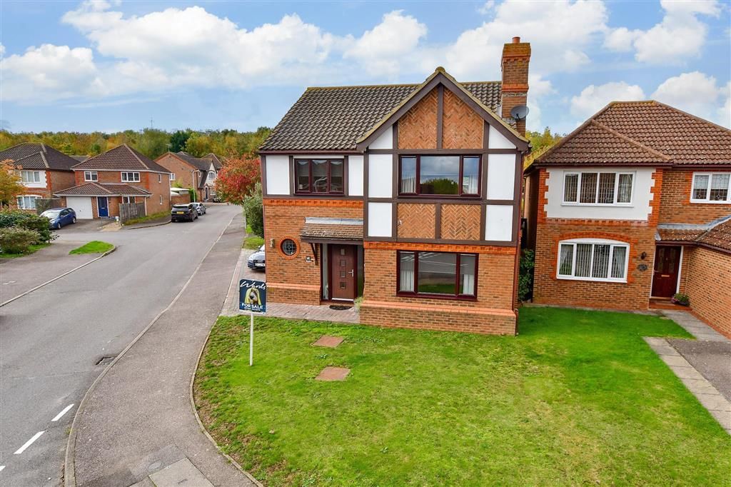 4 bed detached house for sale in Cinnabar Drive, Sittingbourne, Kent