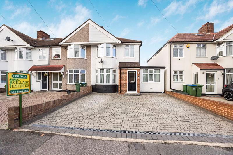 3 bed end terrace house for sale in Foots Cray Lane, Sidcup DA14, £