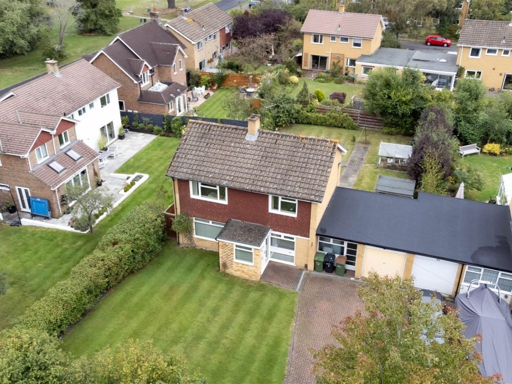 4 bed detached house for sale in Eastwick Drive, Bookham, Leatherhead