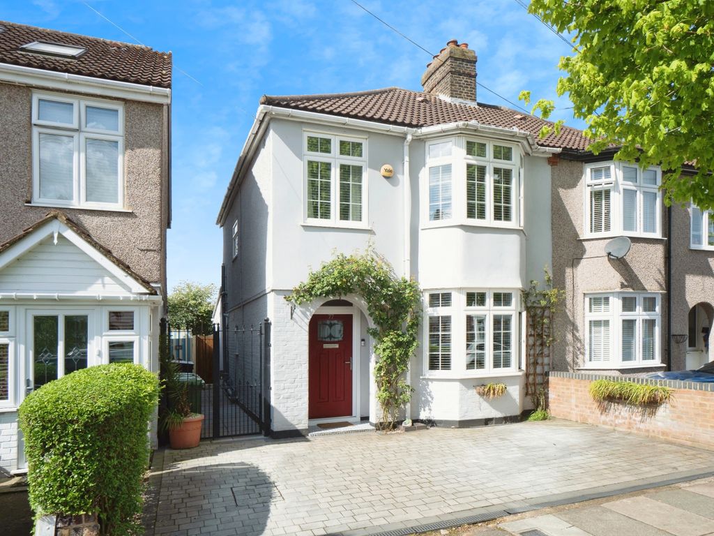 3 bed semidetached house for sale in Rosedale Road, Romford RM1, £535,000 Zoopla