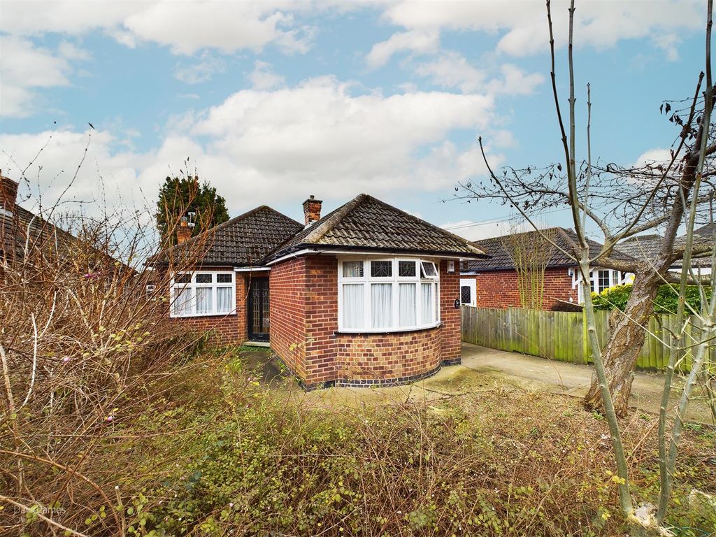 2 bed detached bungalow for sale in Bulcote Drive, Burton Joyce