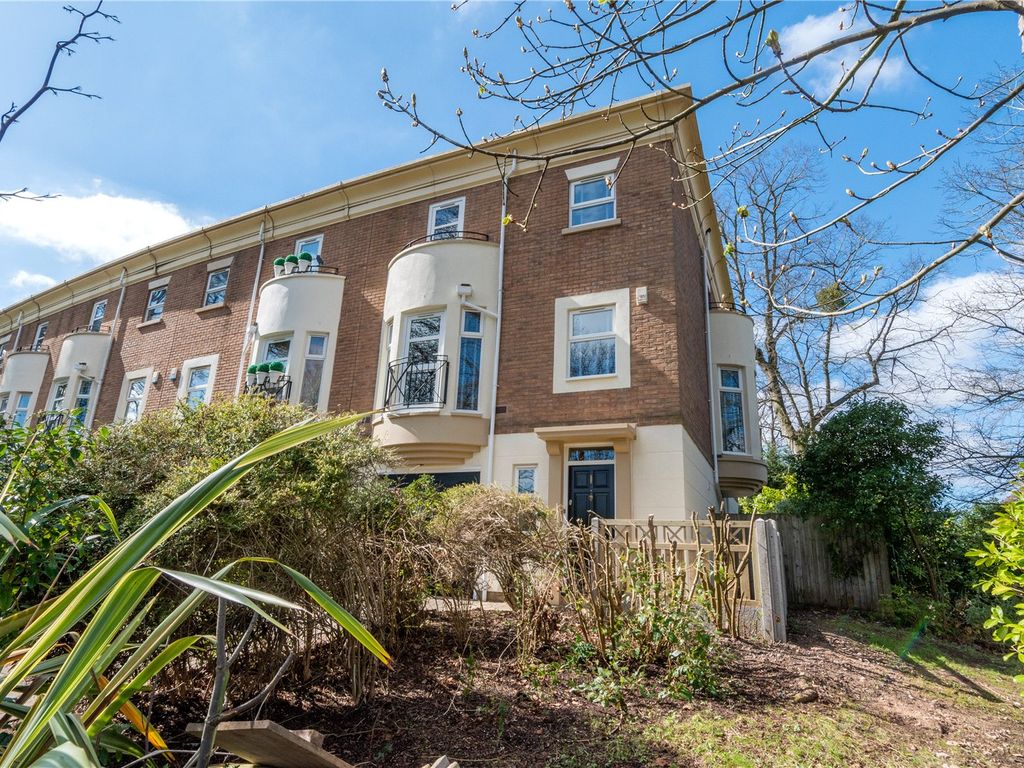 4 bed end terrace house for sale in Boundary Drive, Moseley, Birmingham