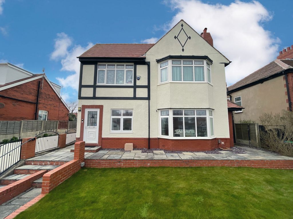 4 bed detached house for sale in Madison Avenue, Bispham FY2 Zoopla