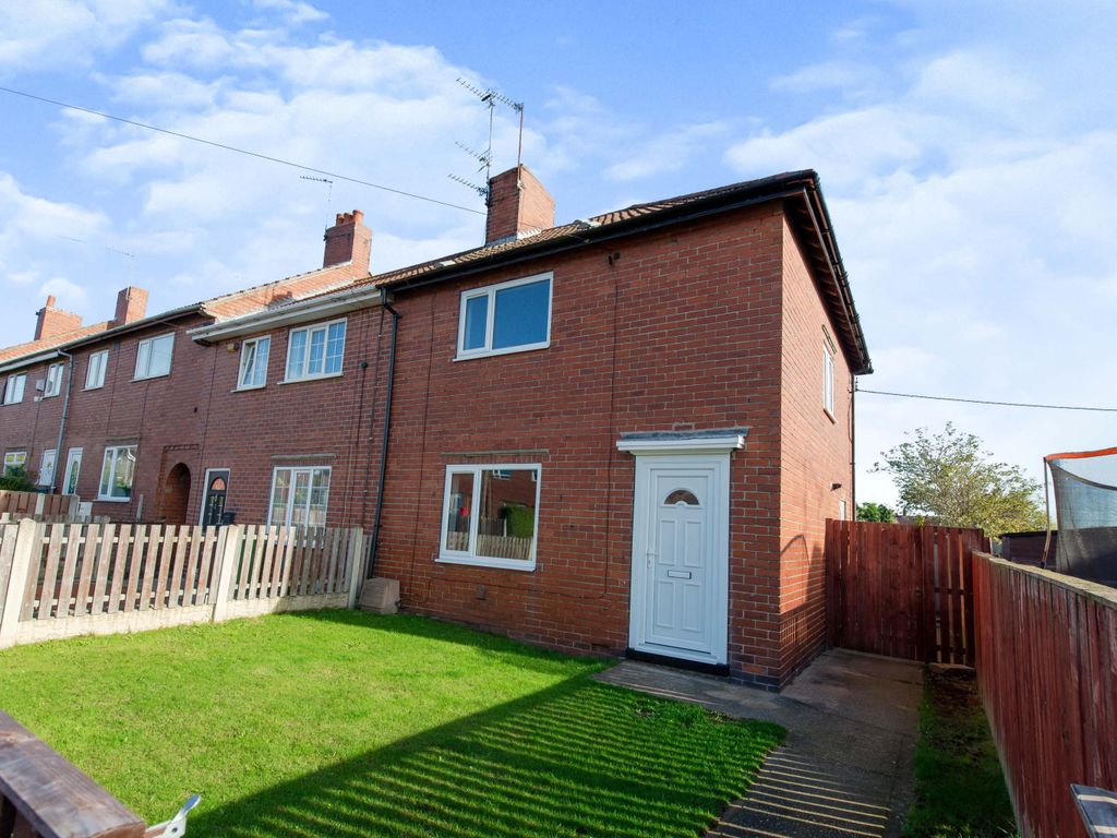 2 bed end terrace house for sale in School Street, Upton, Pontefract