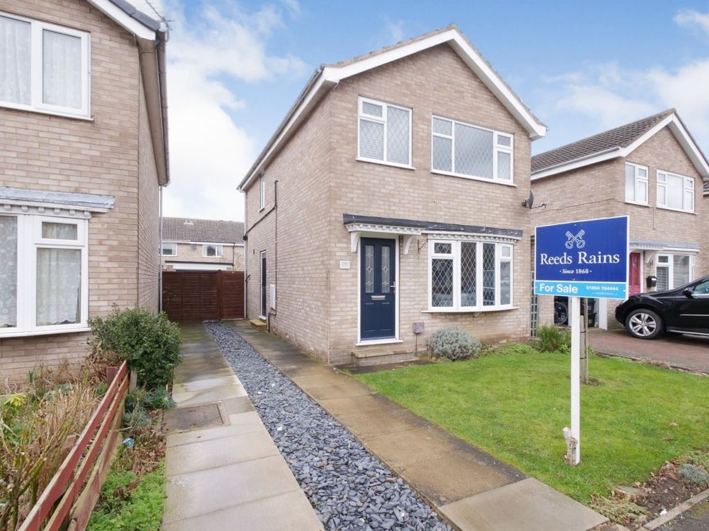 3 bed detached house for sale in Oak Tree Lane, Haxby, York, North