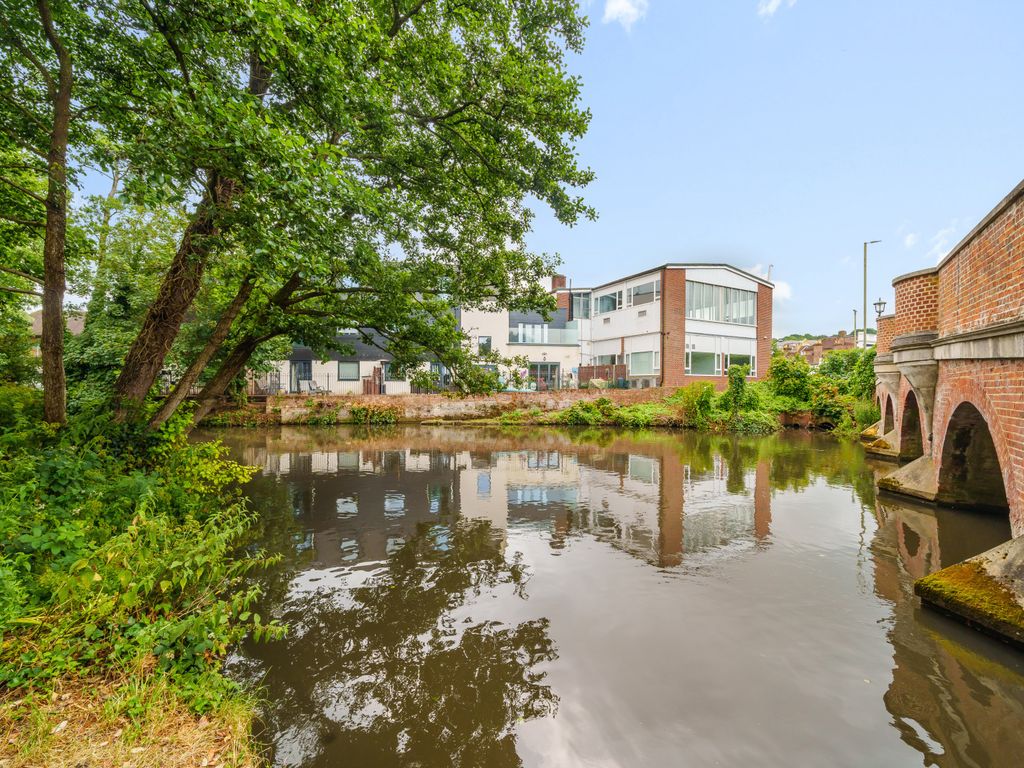 2 bed flat for sale in Flambard Way, Godalming, Surrey GU7 Zoopla