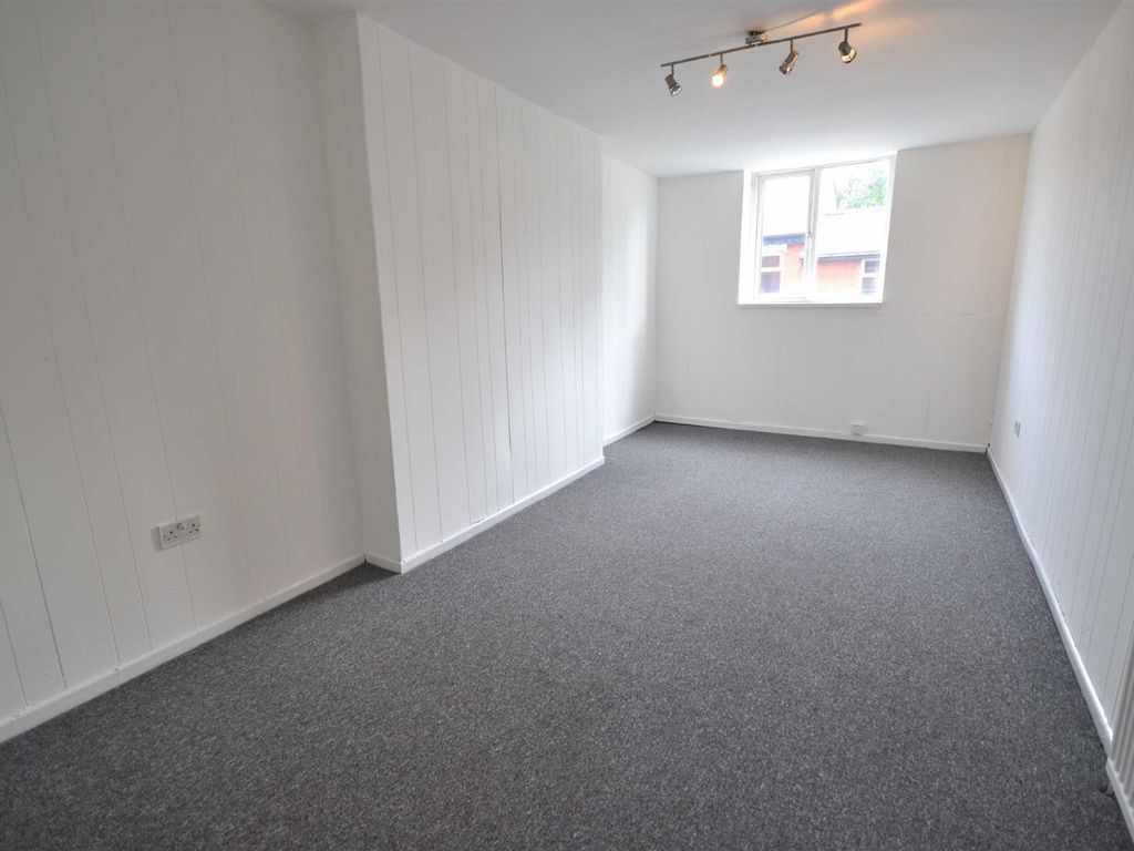 2 bed flat to rent in Blackburn Street, Radcliffe, Manchester M26, £600 pcm Zoopla