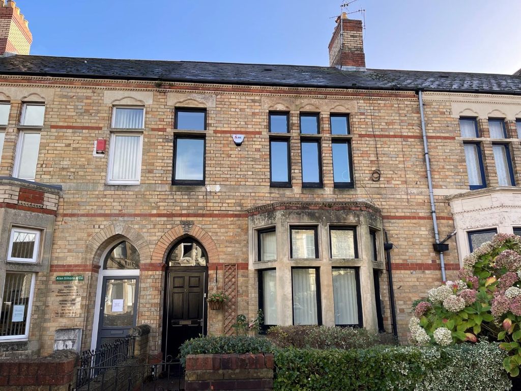 Bradenham Place, Penarth CF64  