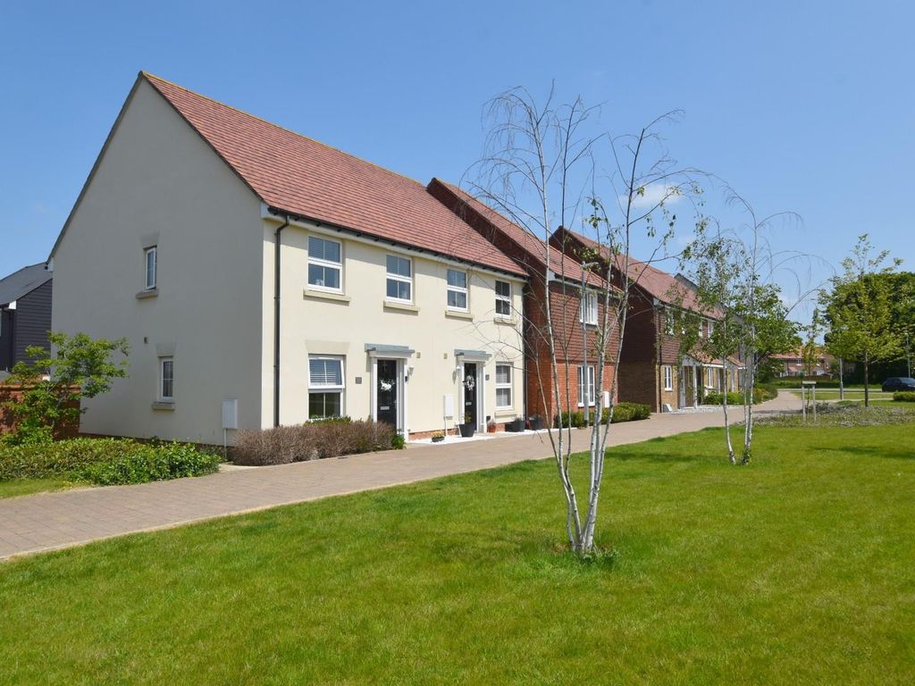 3 bed end terrace house for sale in Wagtail Walk, Finberry, Ashford TN25 Zoopla