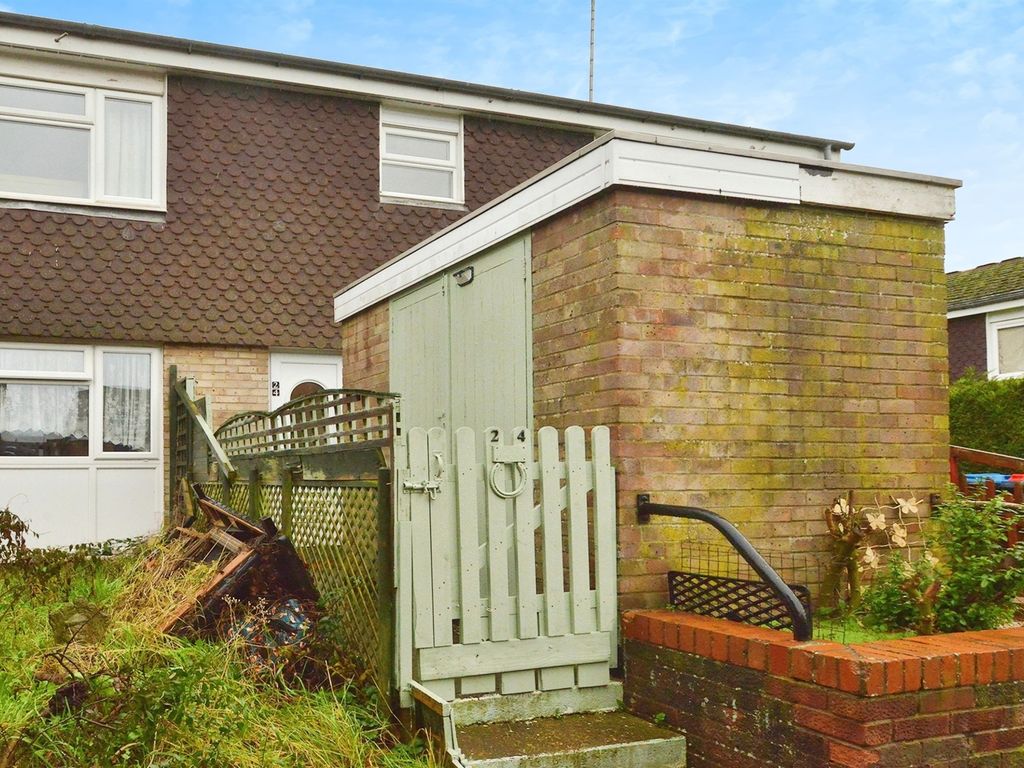 2 bed flat for sale in Malletts Close, Stony Stratford, Milton Keynes