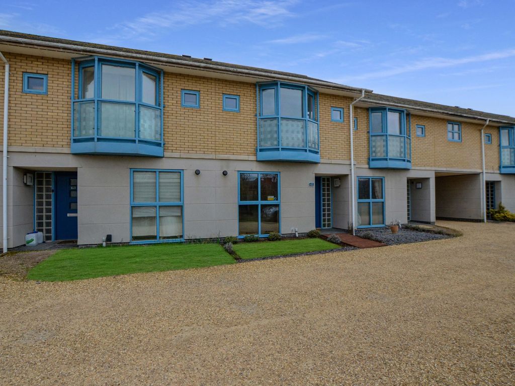 2 bed terraced house for sale in Hurdles Way, Duxford, Cambridge CB22