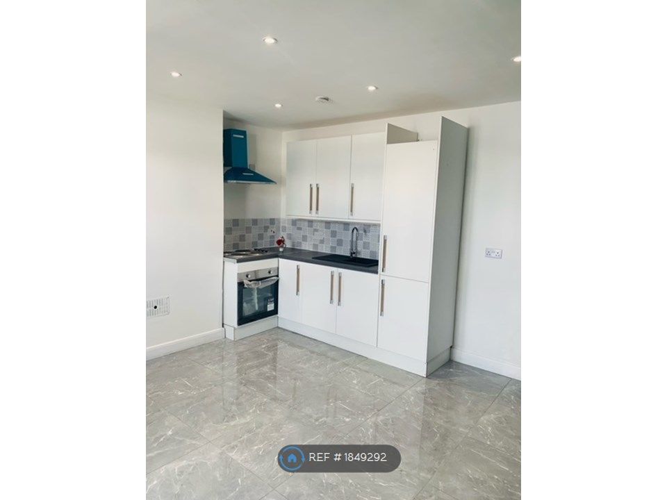 1 bed flat to rent in Bredbury, Stockport SK6, £885 pcm Zoopla