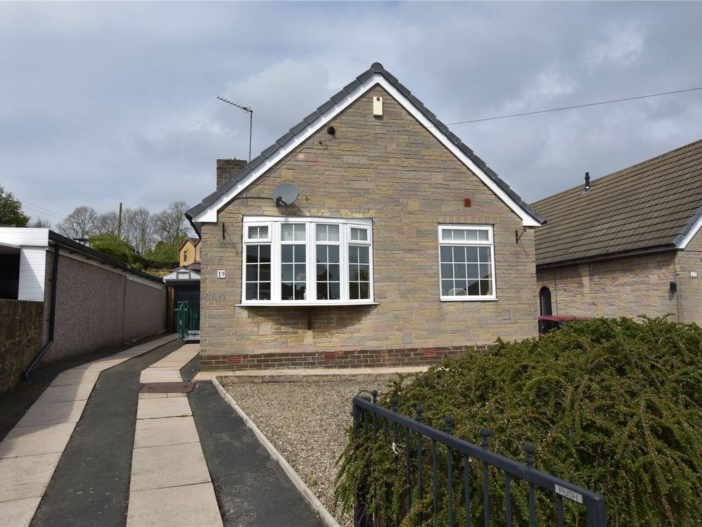 4 bed detached bungalow for sale in Mill Hill, Pudsey, West Yorkshire