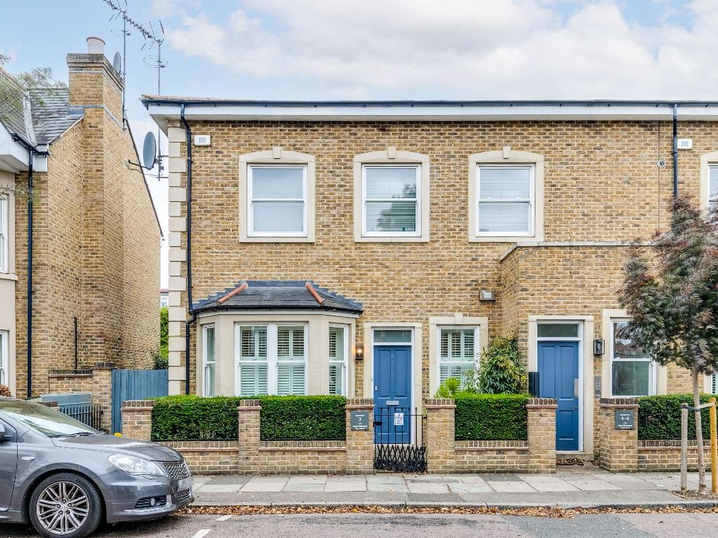 1 bed flat for sale in Upper Richmond Road West, London SW14, £495,000
