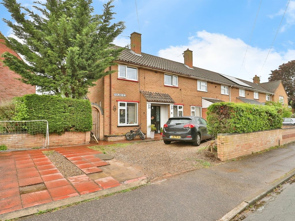 3 bed end terrace house for sale in Purland Road, Norwich NR7, £240,000