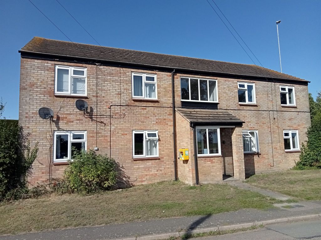 2 bed flat for sale in Church Road, Conington, Peterborough PE7, £