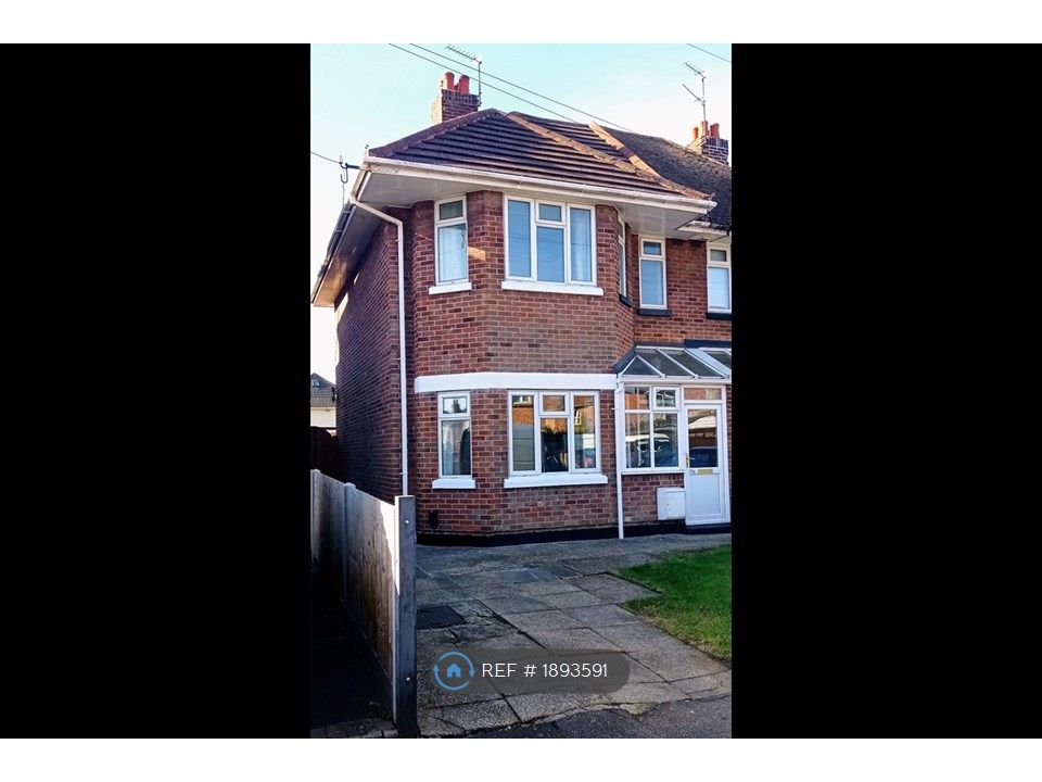 4 bed semidetached house to rent in Stewart Road, Bournemouth BH8, £2,000 pcm Zoopla