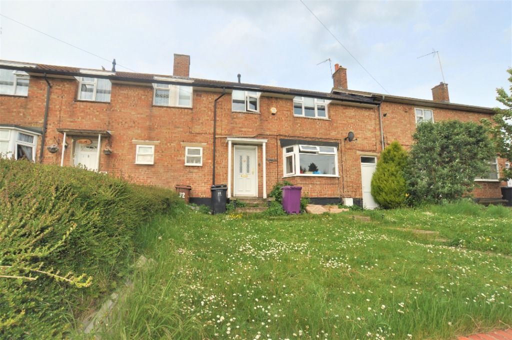 4 bed terraced house to rent in East Close, Highover Way, Hitchin SG4