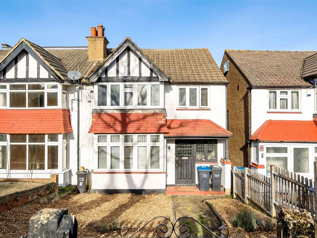 4 bed semidetached house for sale in Pollards Hill North, London SW16