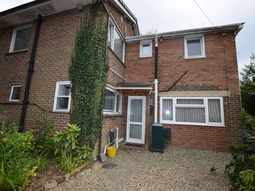 Studio to rent in Hollington Park Road, St. LeonardsOnSea TN38 Zoopla