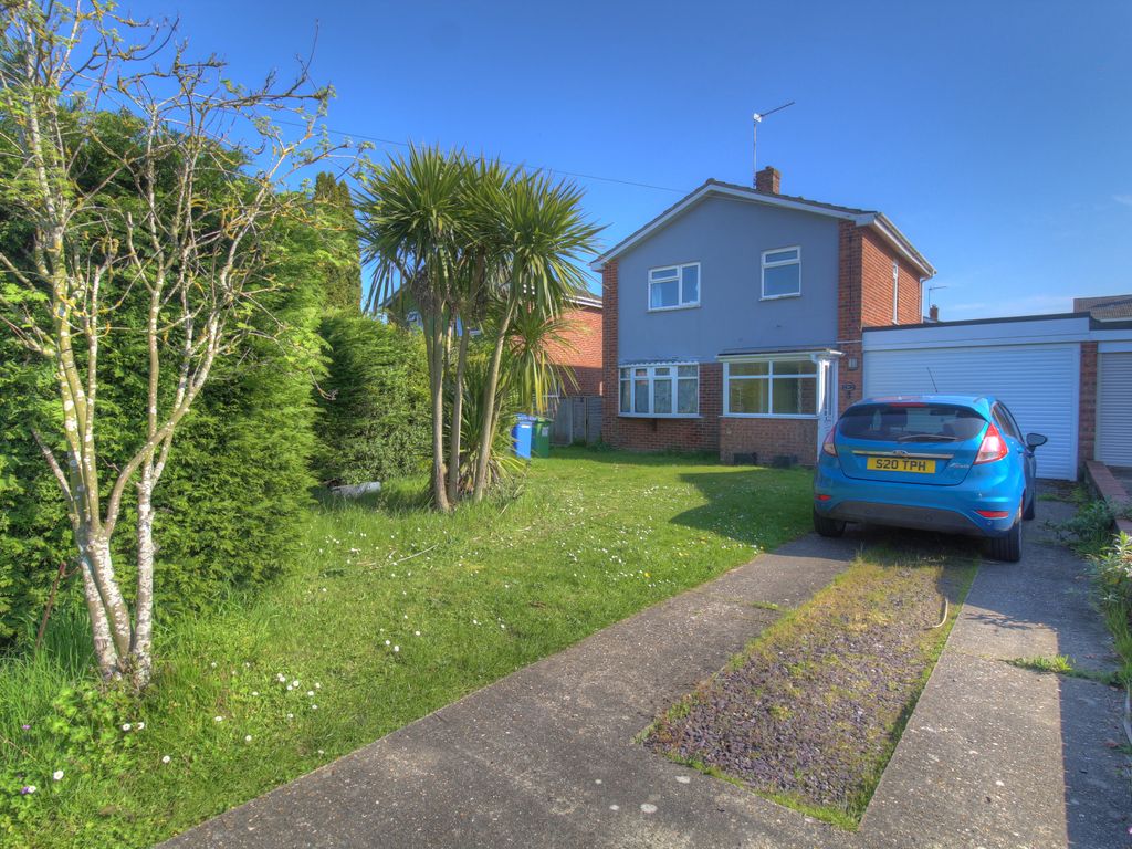 4 bed detached house for sale in Pinewood Gardens, North Cove, Beccles