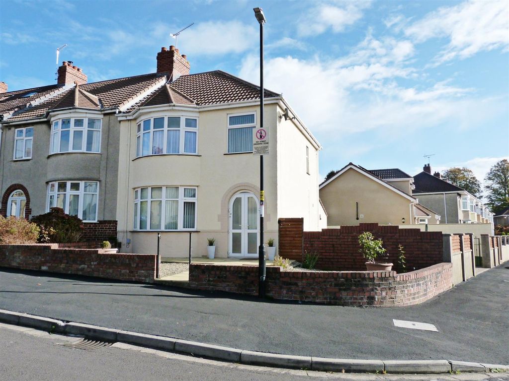 3 bed end terrace house to rent in Stoneleigh Road, Knowle, Bristol BS4
