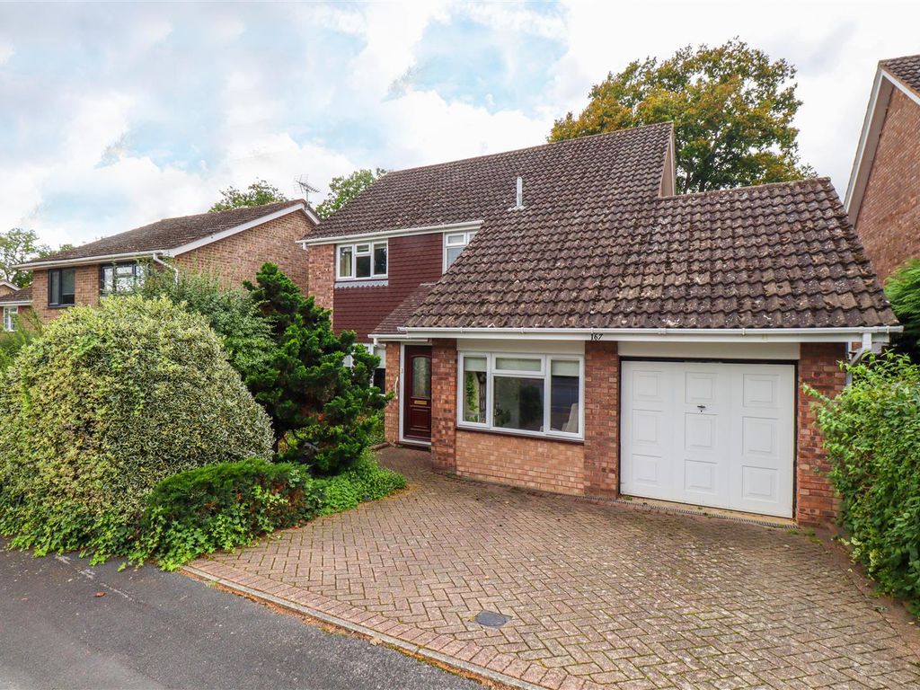 4 bed detached house for sale in Tavistock Road, Fleet GU51, £650,000